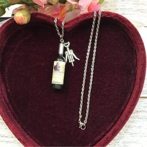 🩸[2/$32.00]🩸Wine Bottle Necklace